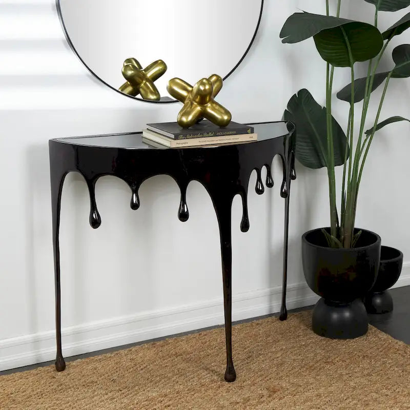 Table basse ou d'appoint en aluminium avec pieds à effet de fonte et plateau en verre fumé