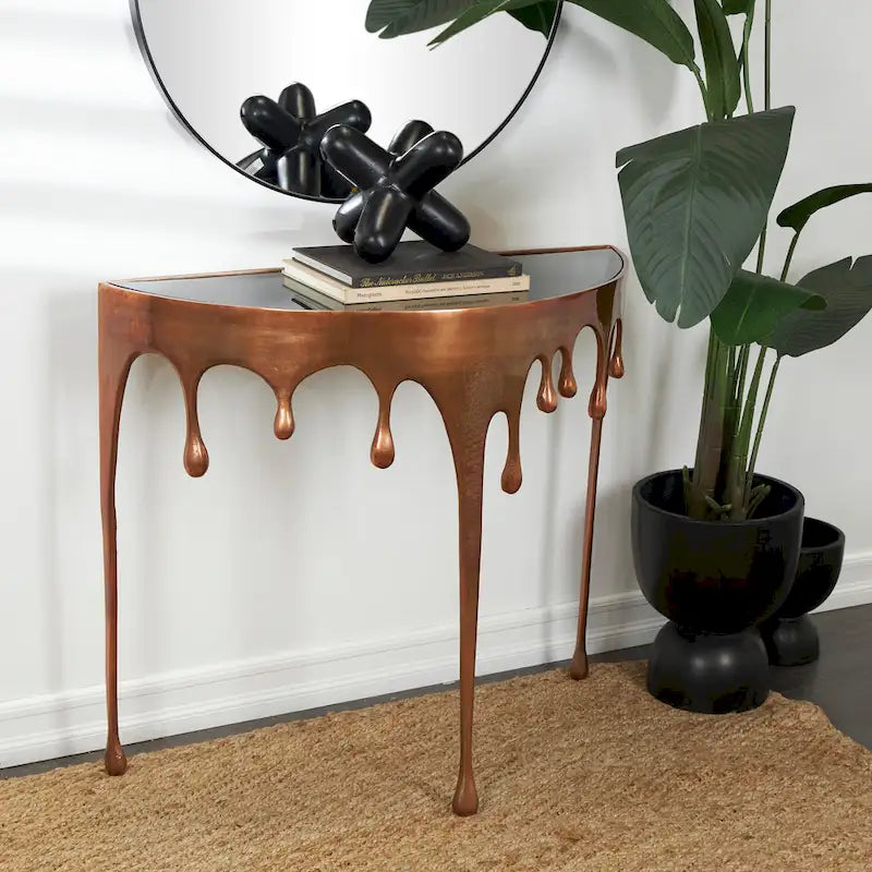 Table basse ou d'appoint en aluminium avec pieds à effet de fonte et plateau en verre fumé
