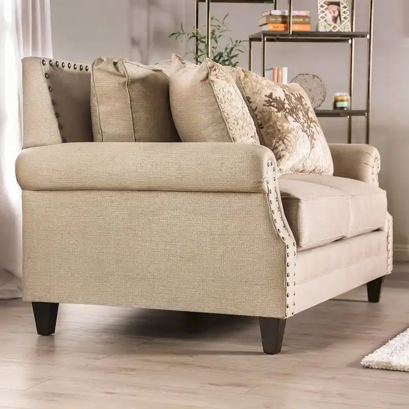 Causeuse rembourrée en bois massif beige traditionnel avec garniture cloutée
