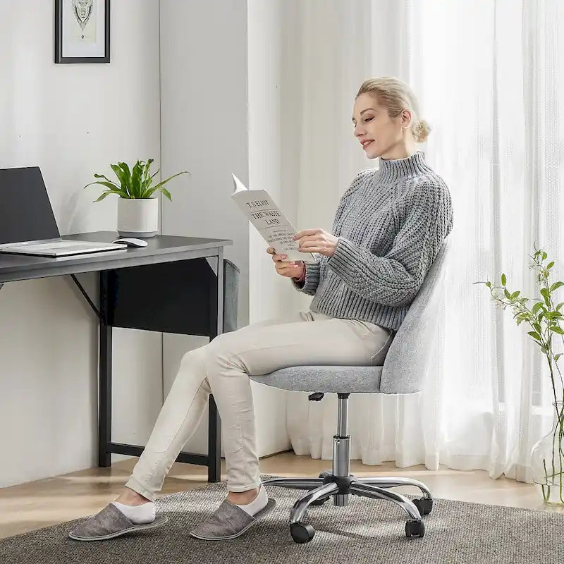 Chaise de bureau pivotante réglable à roulettes