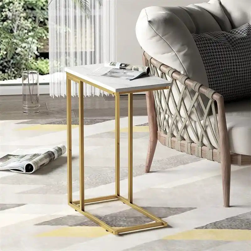 Petite table d'appoint en forme de C - 25,4 P x 46 L x 63,5 H cm