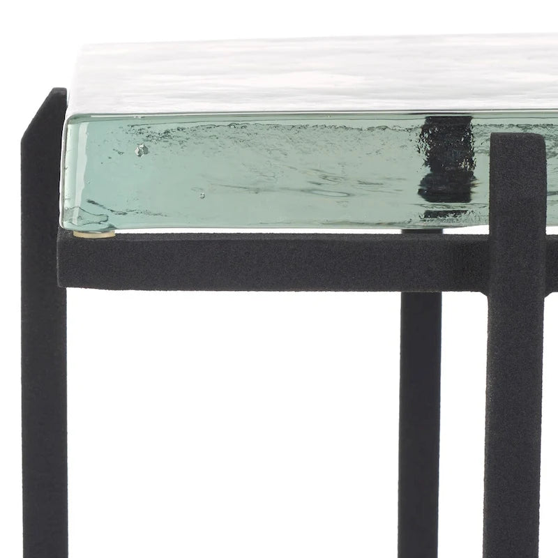 Table d'appoint en verre moulé avec pieds en métal noir - 8Lx8Px24H